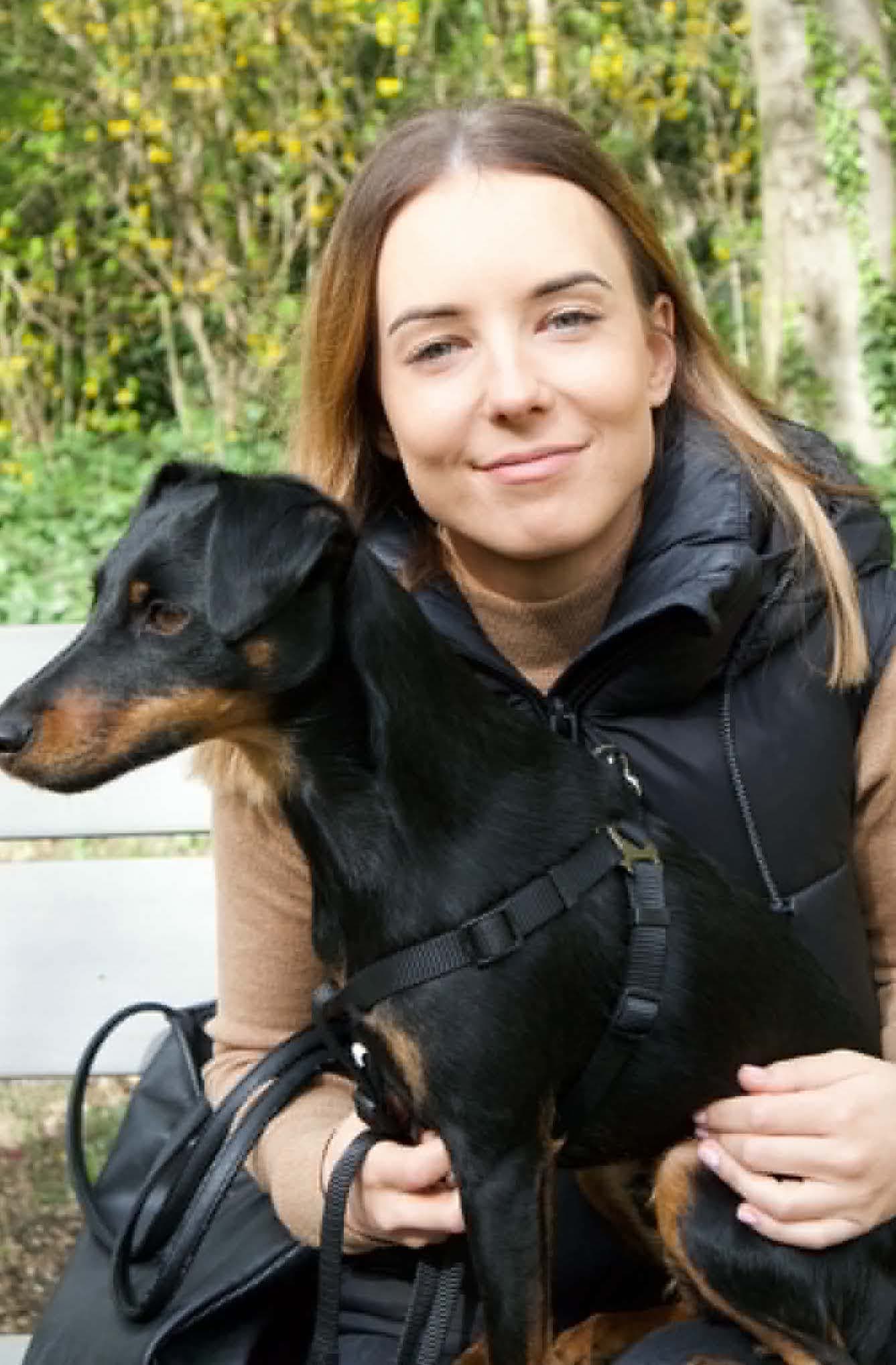Eliza, Alapító & Kutyasétáltató – Eleven Dogs